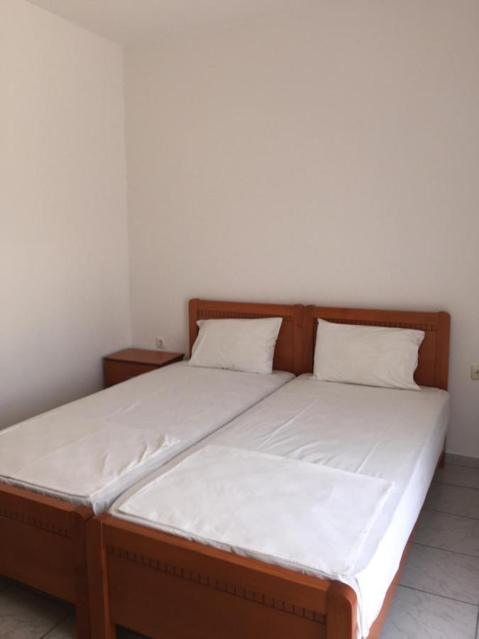 Eleana'S Apartments Гувия Екстериор снимка