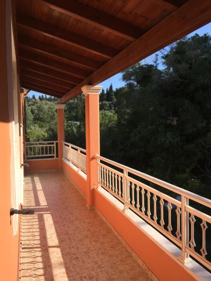 Eleana'S Apartments Гувия Екстериор снимка