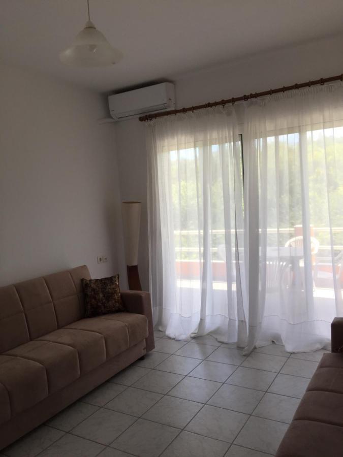 Eleana'S Apartments Гувия Екстериор снимка