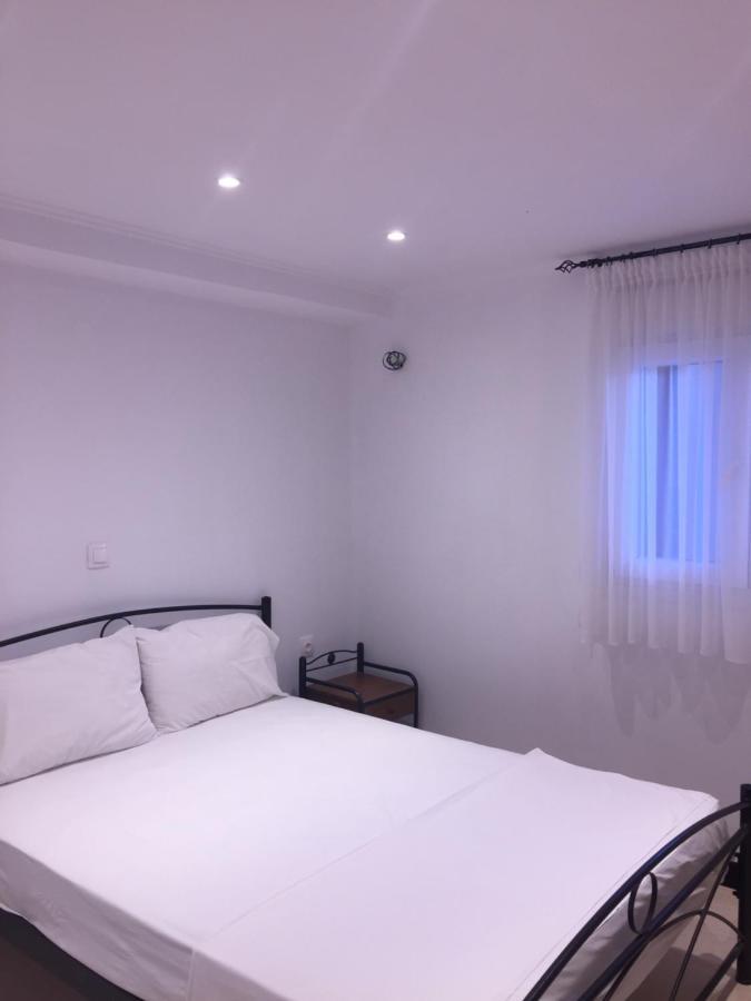 Eleana'S Apartments Гувия Екстериор снимка